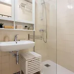 Fancy 2bdr Duplex With Patio By Lovelystay Апартаменти