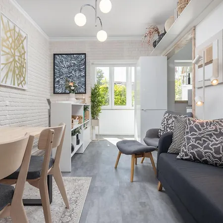 Апартаменти Fancy 2bdr Duplex With Patio By Lovelystay *