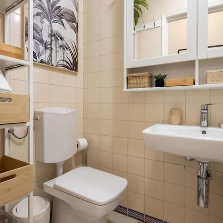 Fancy 2bdr Duplex With Patio By Lovelystay