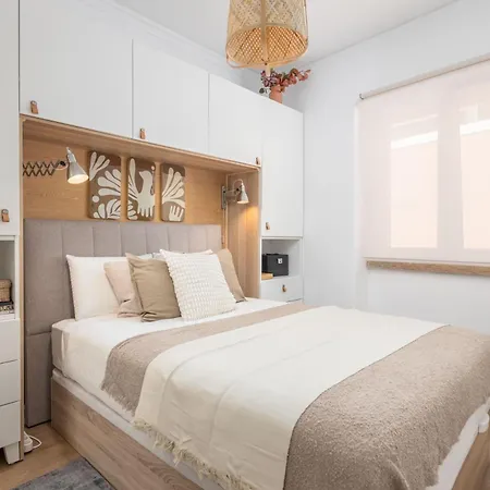 Fancy 2bdr Duplex With Patio By Lovelystay Apartmán Lisboa