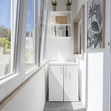 Apartment Fancy 2bdr Duplex With Patio By Lovelystay