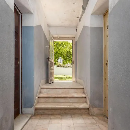 דירה Fancy 2bdr Duplex With Patio By Lovelystay ליסבון