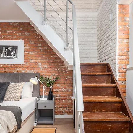 Fancy 2bdr Duplex With Patio By Lovelystay * Lisbon