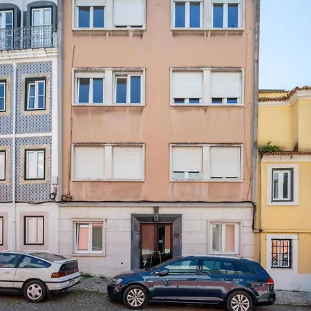 Апартаменти Fancy 2bdr Duplex With Patio By Lovelystay Лісабон