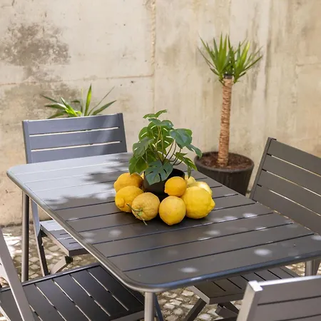 Fancy 2bdr Duplex With Patio By Lovelystay Lissabon